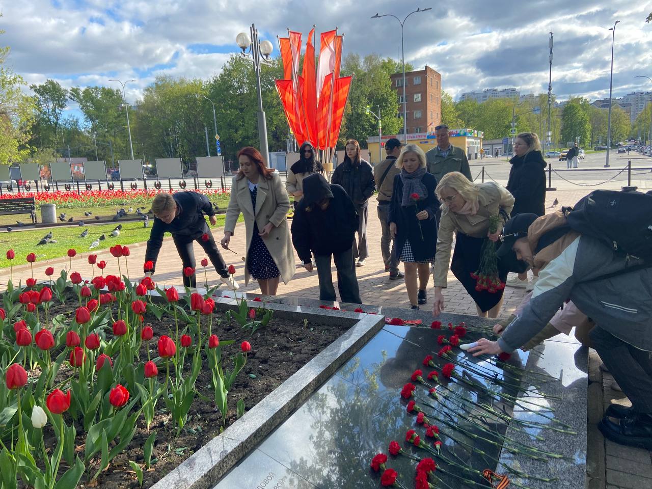 The Moscow branch of St. Petersburg State Unitary Enterprise hosted a festive concert "We Remember, we are Proud" dedicated to the 80th anniversary of the Great Victory.  The guests of honor were the children of war from Zelenograd, Mendeleevo, and Rzhavk